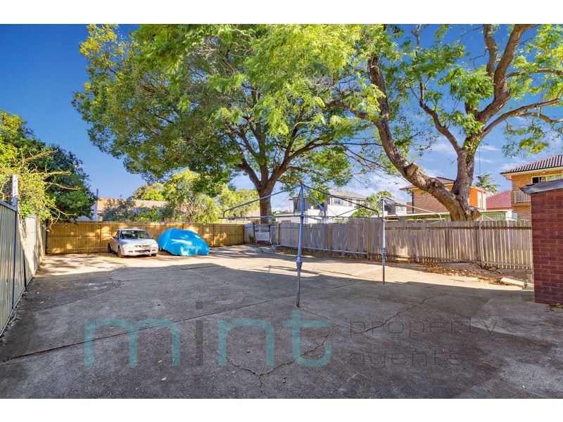 122 Ninth Avenue, Campsie NSW 2194