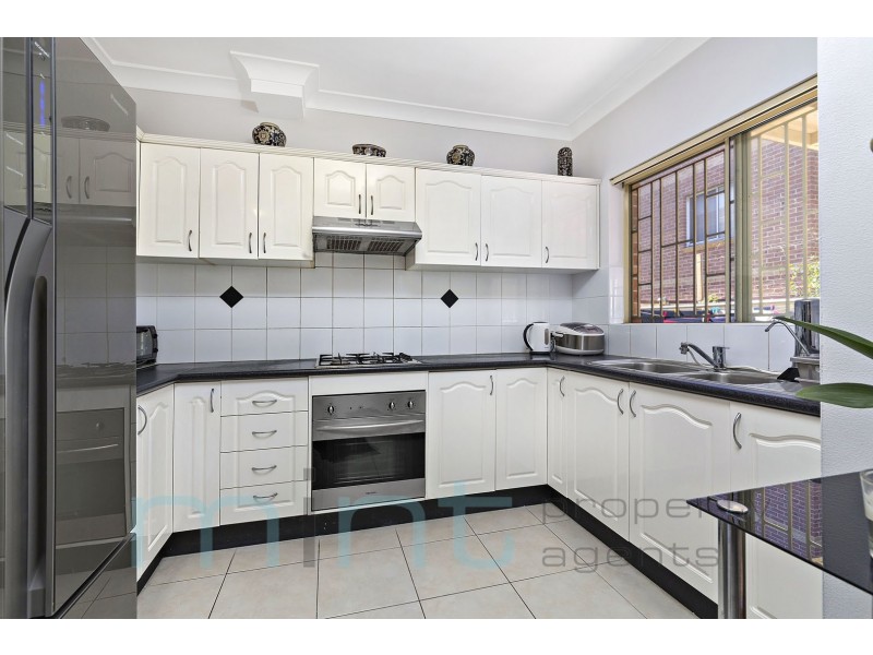 2/11 Seventh Avenue, Campsie NSW 2194