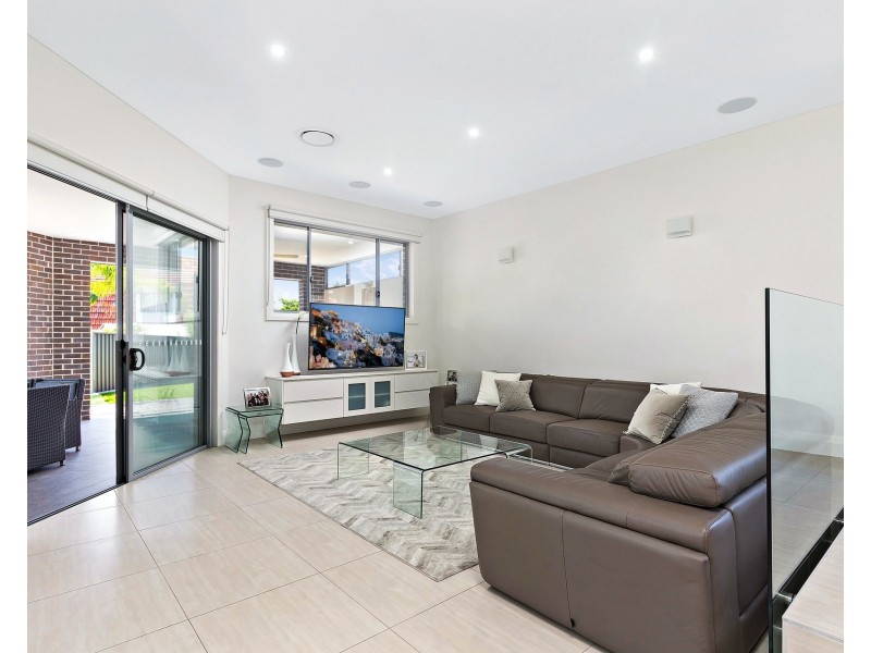 4a Edgar Crescent, Belfield NSW 2191