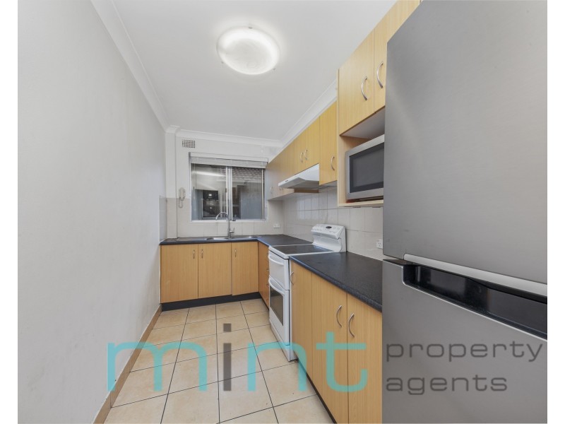 8/110 Leylands Parade, Belmore NSW 2192