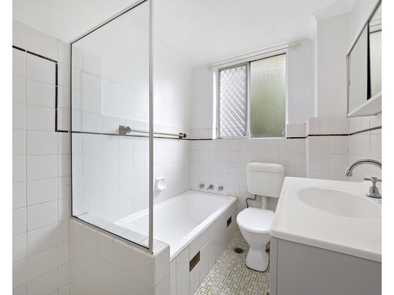 4/2 Evelyn Avenue, Concord NSW 2137