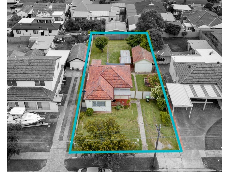 6 Russell Street, Greenacre NSW 2190