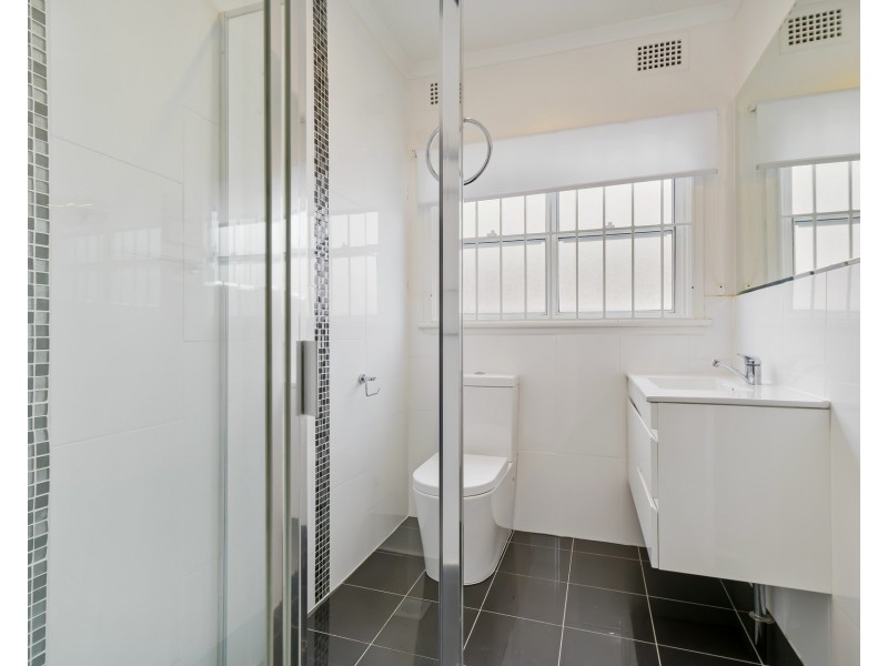 6 Russell Street, Greenacre NSW 2190