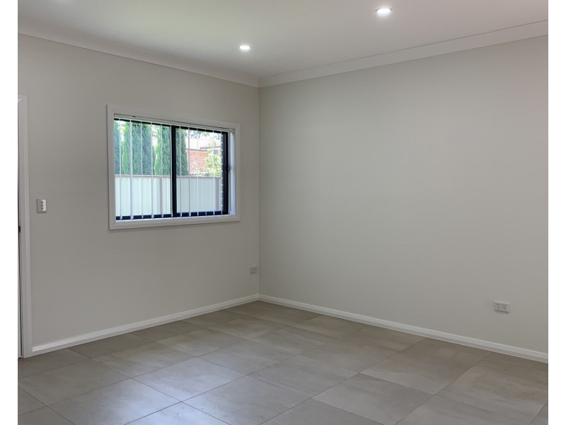 GrannyFlat/42A Penshurst Road, Roselands NSW 2196