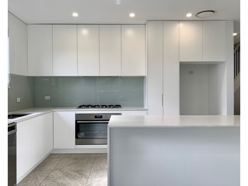 31 Pomona Street, Greenacre NSW 2190