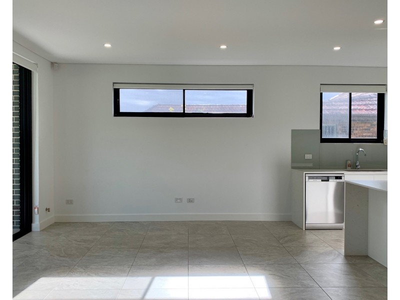 31 Pomona Street, Greenacre NSW 2190