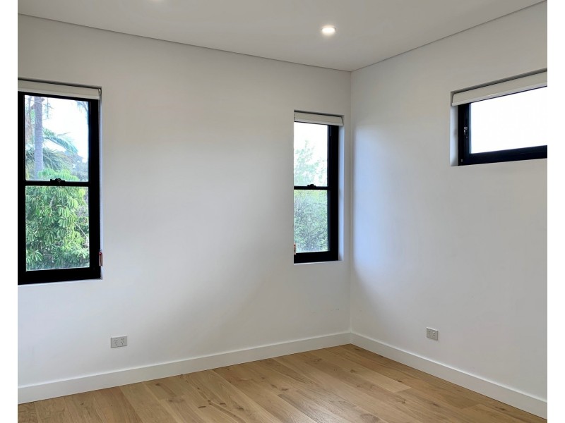 31 Pomona Street, Greenacre NSW 2190