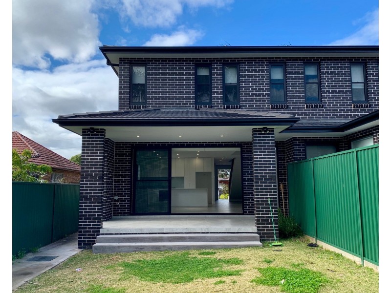 31 Pomona Street, Greenacre NSW 2190