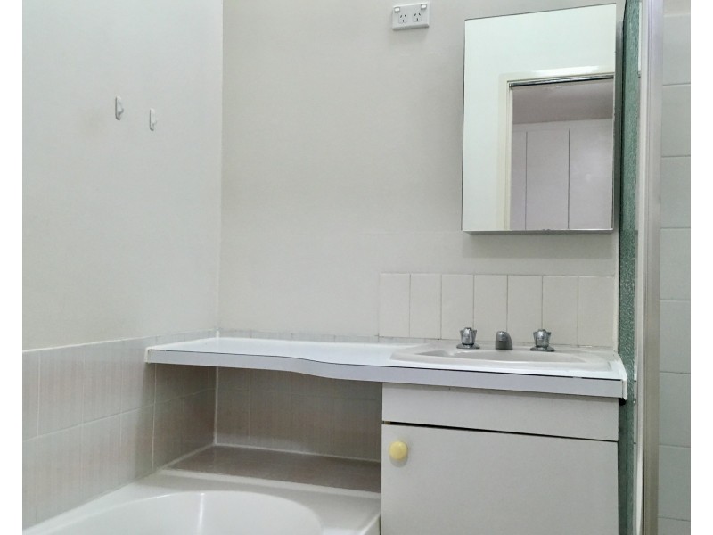 4/20 Prairie Vale Road, Bankstown NSW 2200