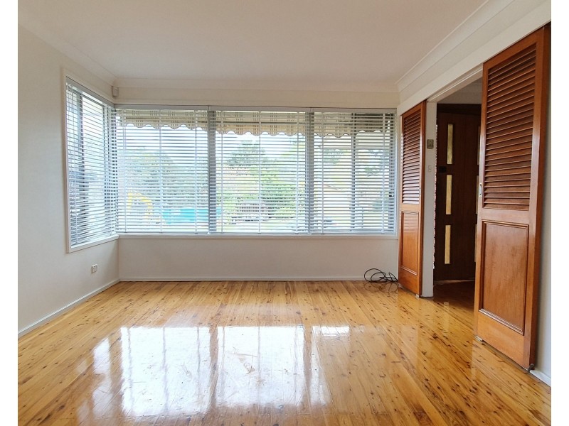 4 Amaroo Avenue, Georges Hall NSW 2198