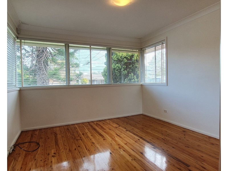 4 Amaroo Avenue, Georges Hall NSW 2198