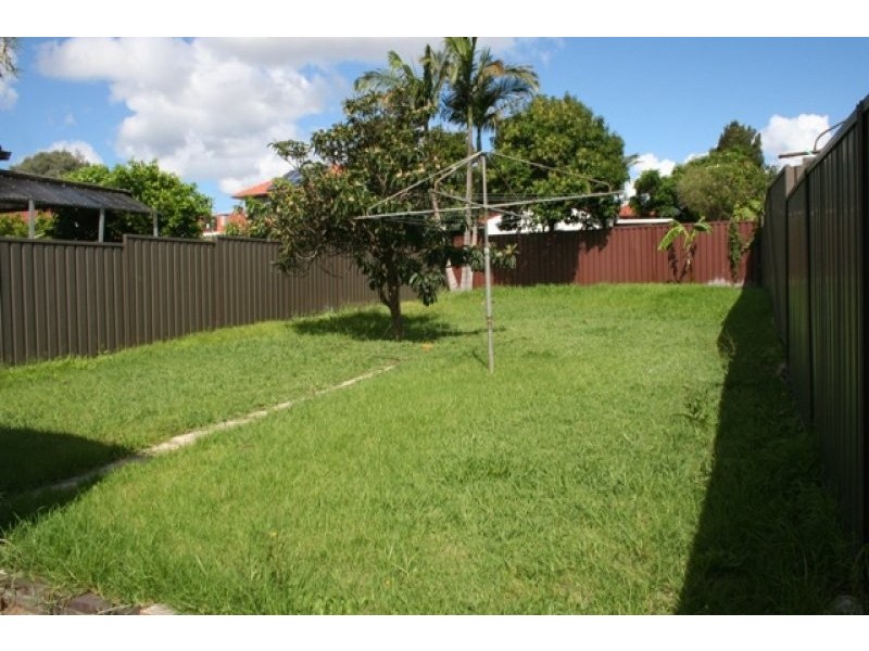 24 Leylands Parade, Belmore NSW 2192