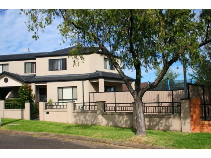 11 Fairland Avenue, Greenacre NSW 2190