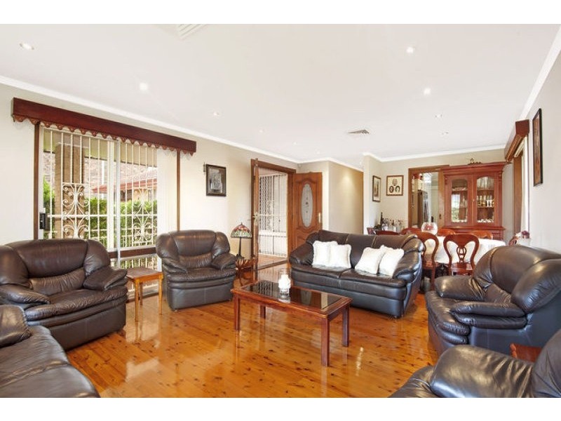 17 Orana Place, Greenacre NSW 2190