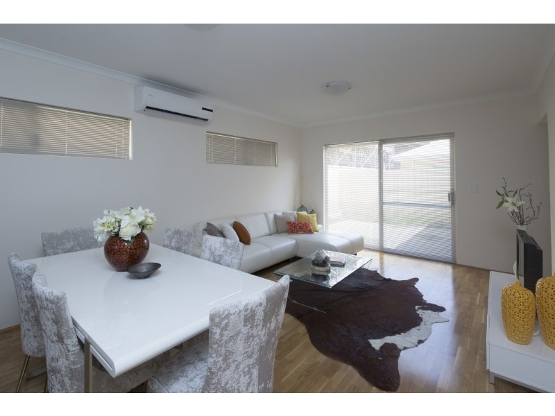 1/8 Pearl Road, Cloverdale WA 6105