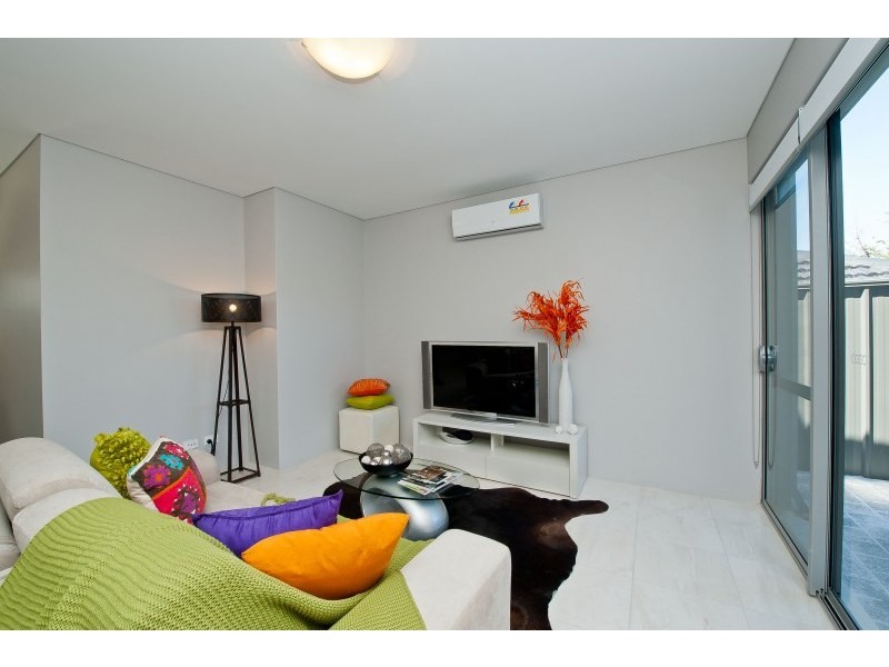 7/12 Smiths Avenue, Redcliffe WA 6104