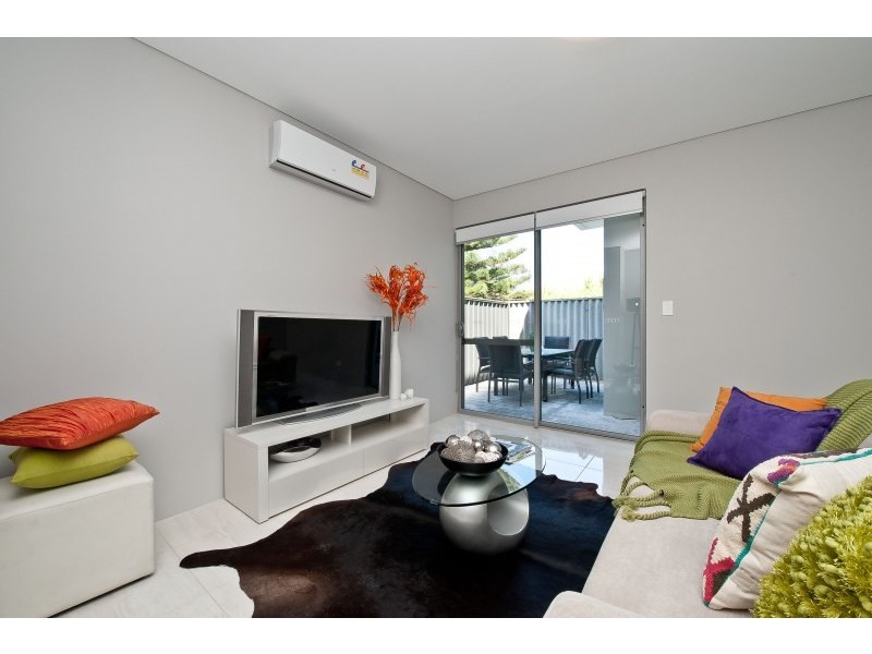 7/12 Smiths Avenue, Redcliffe WA 6104