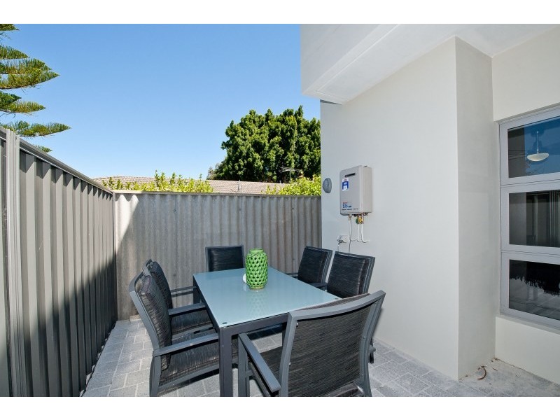 7/12 Smiths Avenue, Redcliffe WA 6104