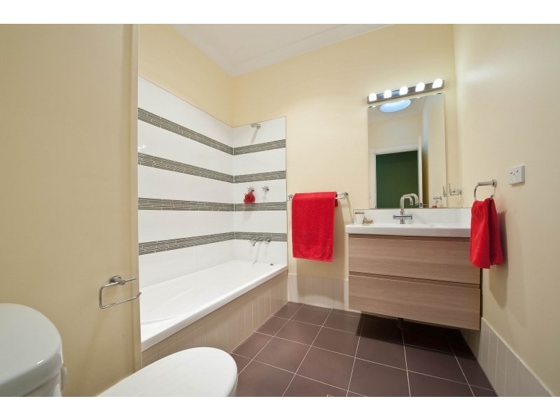 6 Humphry Street, St James WA 6102