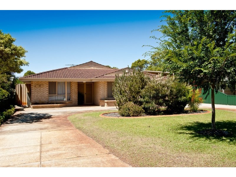 15 Pearl Road, Cloverdale WA 6105