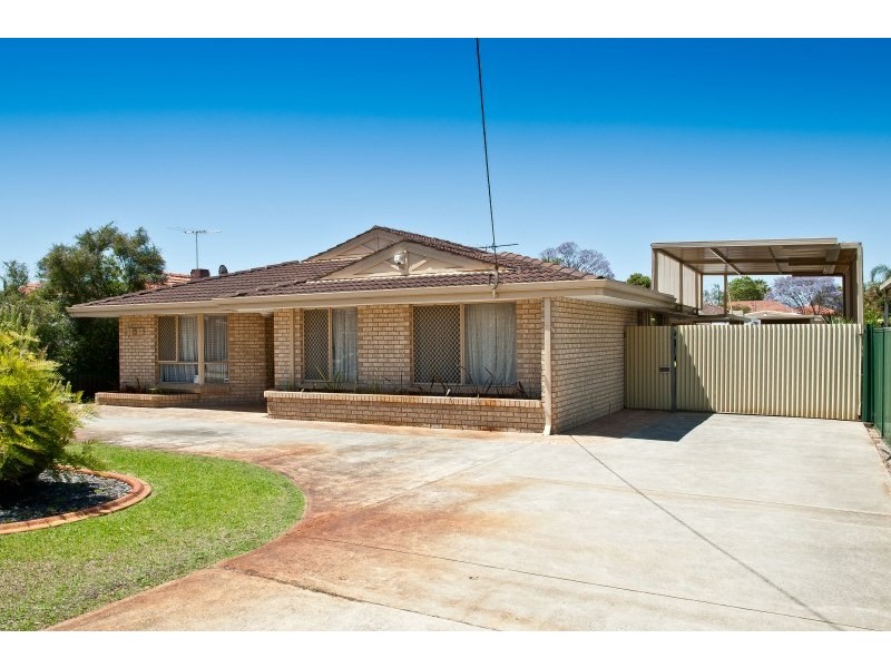 15 Pearl Road, Cloverdale WA 6105