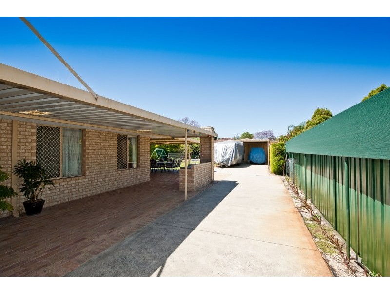 15 Pearl Road, Cloverdale WA 6105