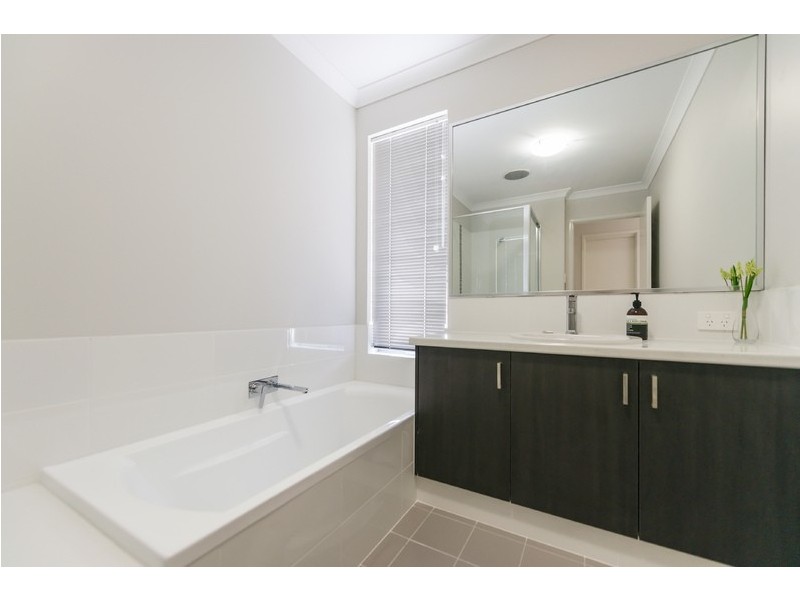 1/169 Leake Street, Belmont WA 6104