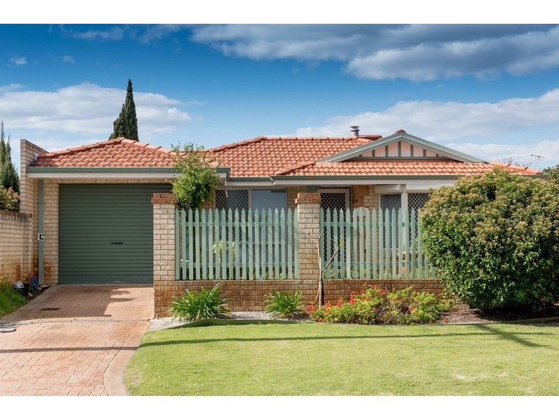 1/9 Pearl Road, Cloverdale WA 6105