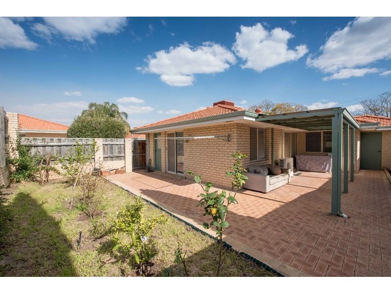 1/9 Pearl Road, Cloverdale WA 6105