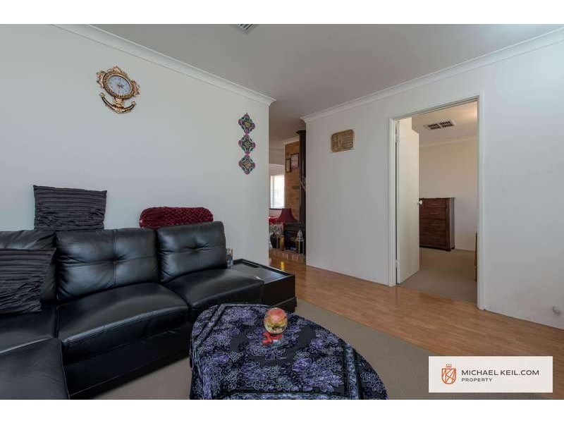 1/9 Pearl Road, Cloverdale WA 6105