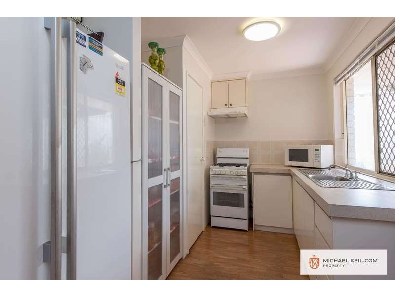 1/9 Pearl Road, Cloverdale WA 6105