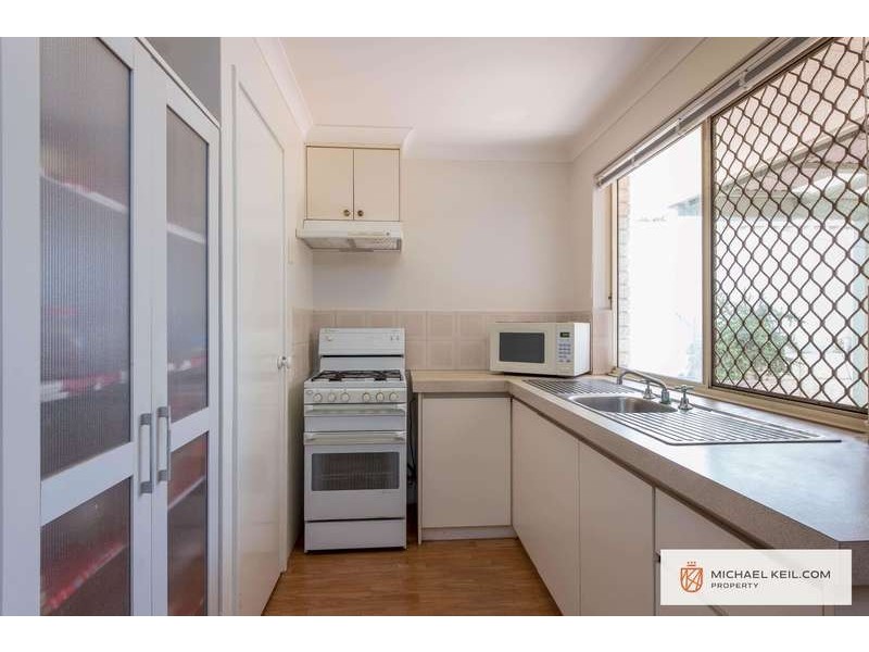 1/9 Pearl Road, Cloverdale WA 6105