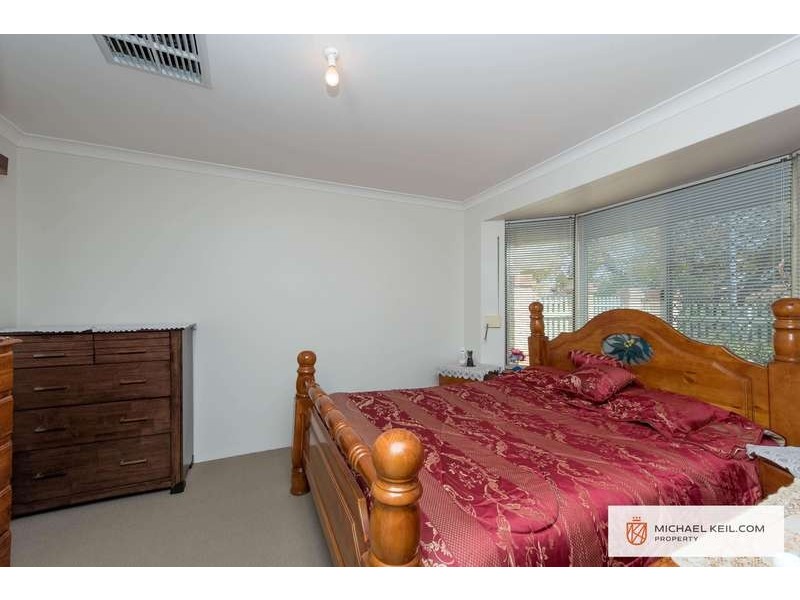 1/9 Pearl Road, Cloverdale WA 6105