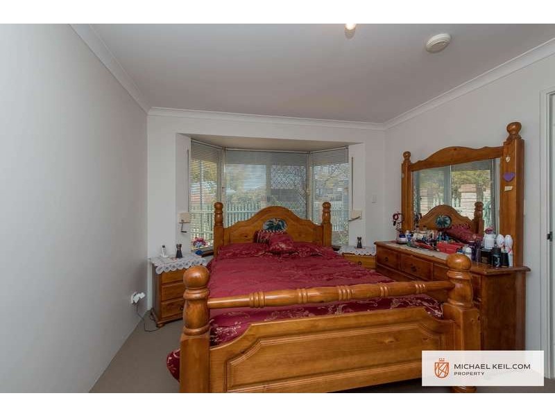 1/9 Pearl Road, Cloverdale WA 6105