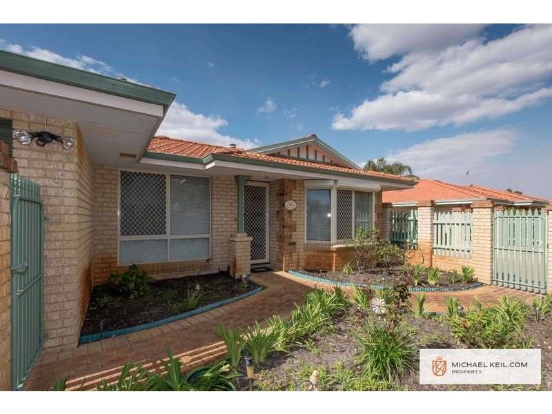 1/9 Pearl Road, Cloverdale WA 6105
