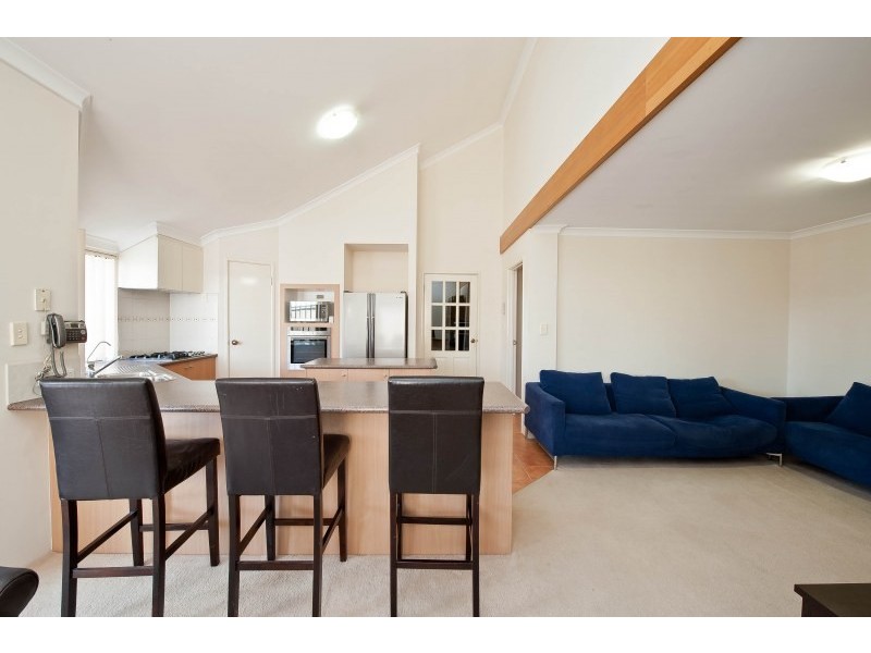 61 Pearl Road, Cloverdale WA 6105
