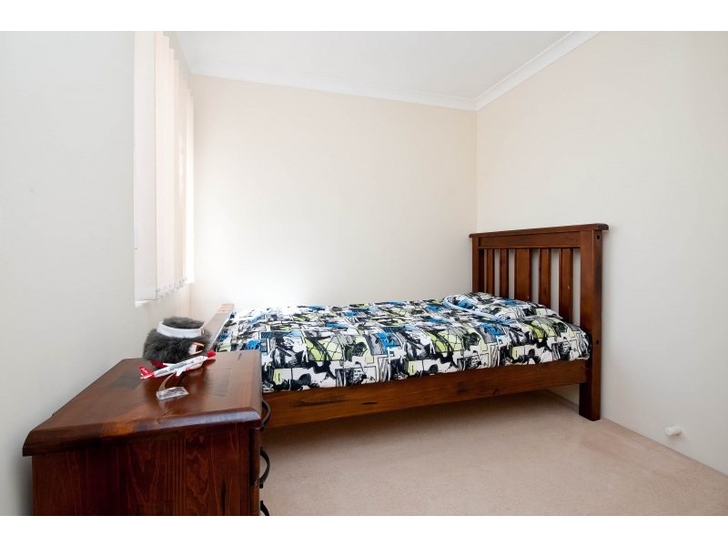61 Pearl Road, Cloverdale WA 6105
