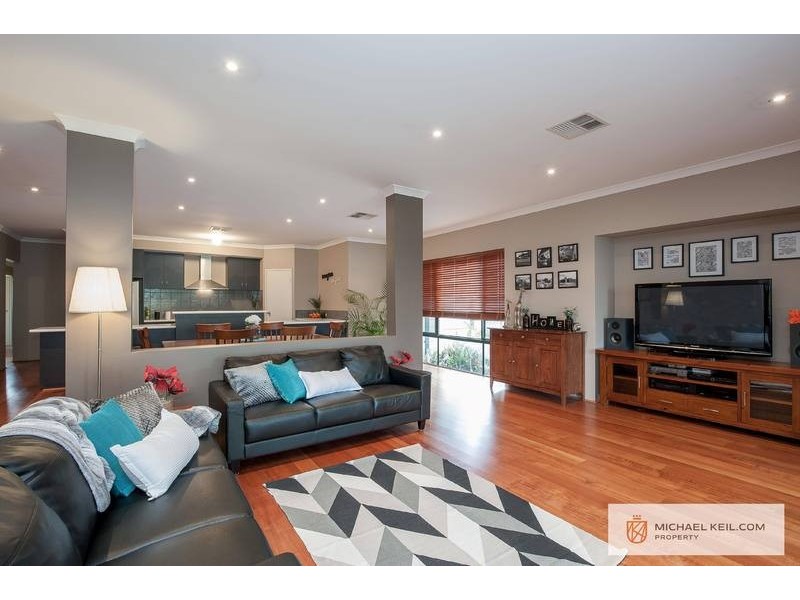 6 Goodall Street, Cloverdale WA 6105