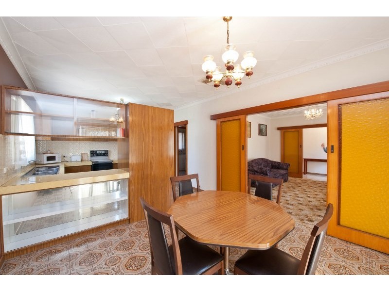 24 Whiteside Street, Cloverdale WA 6105