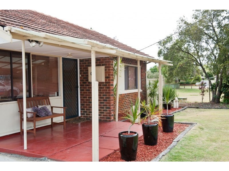 44 Kennerly Street, Cloverdale WA 6105