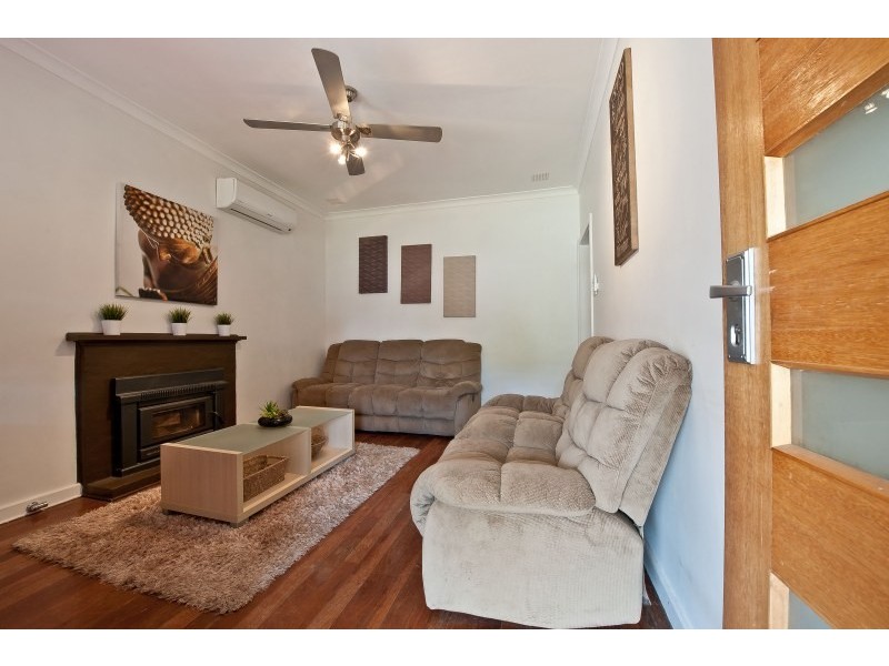 44 Kennerly Street, Cloverdale WA 6105