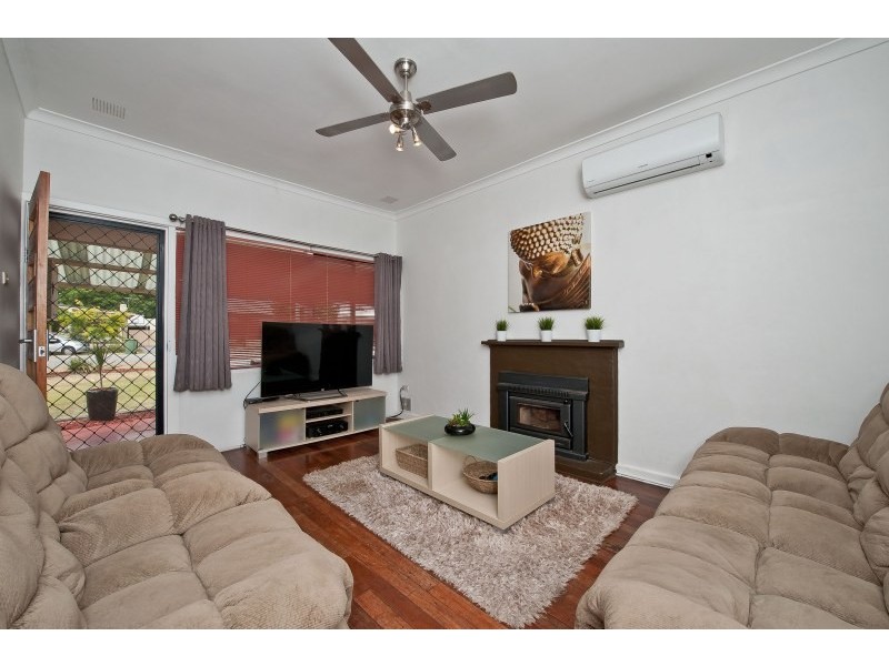 44 Kennerly Street, Cloverdale WA 6105