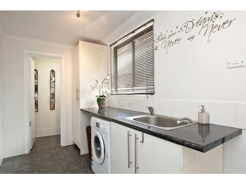 44 Kennerly Street, Cloverdale WA 6105