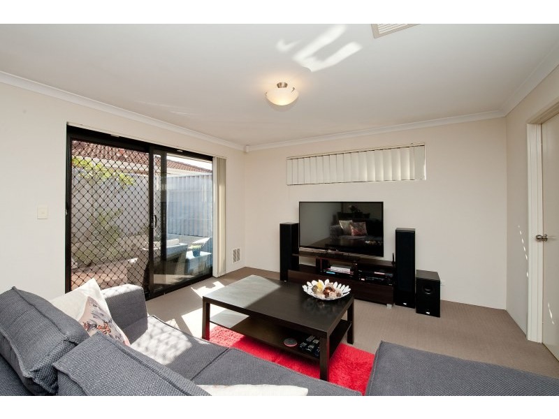 4/7 Ellam Street, St James WA 6102