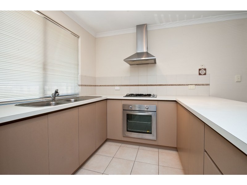 4/7 Ellam Street, St James WA 6102