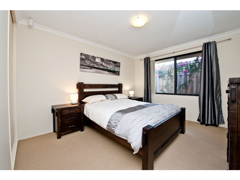 4/7 Ellam Street, St James WA 6102