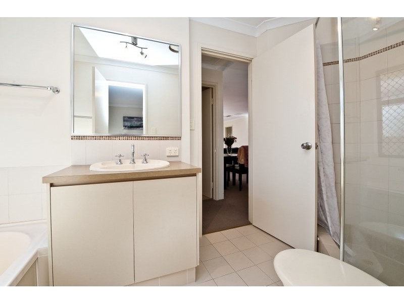 4/7 Ellam Street, St James WA 6102