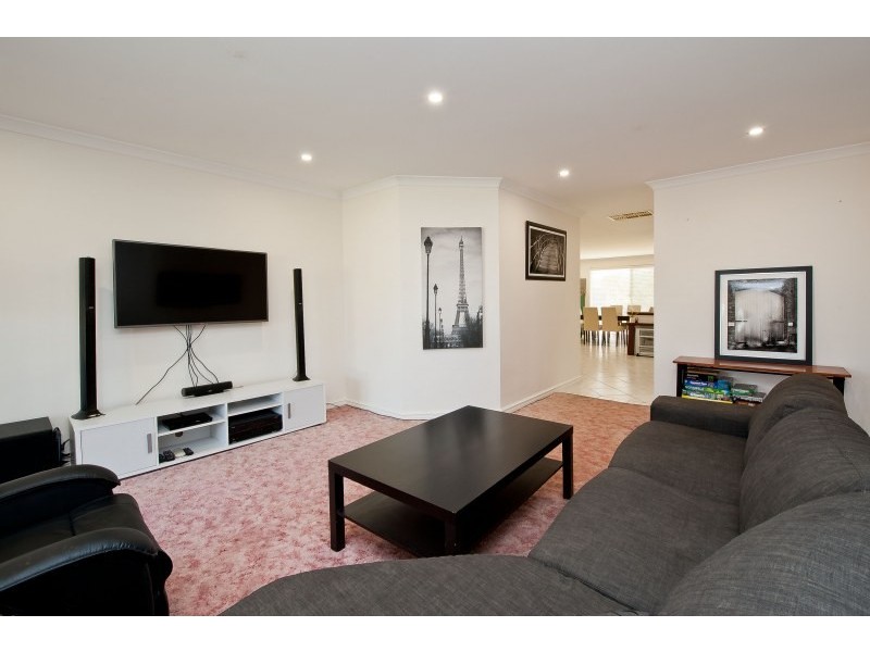 2 Walsh Ave, Redcliffe WA 6104