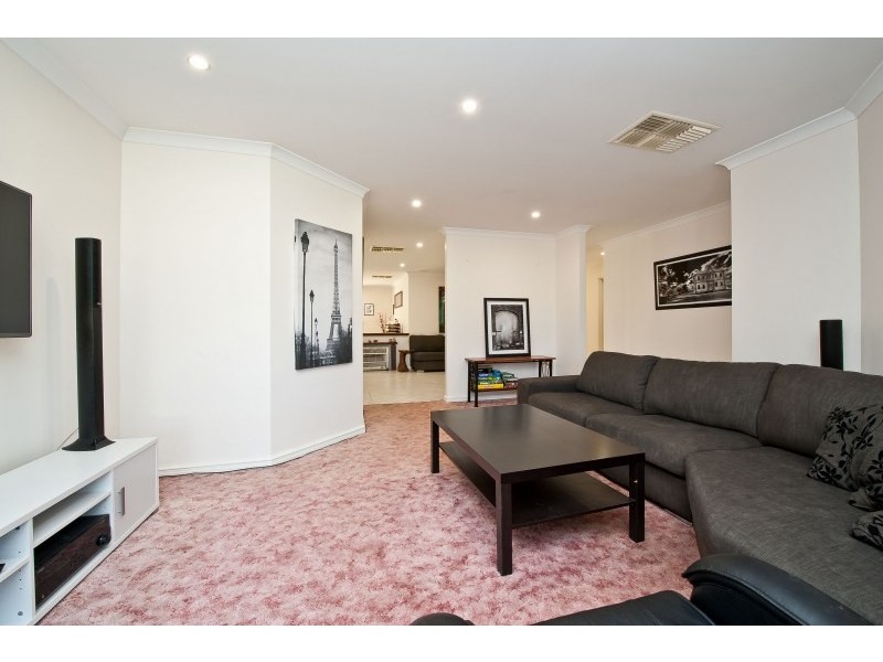 2 Walsh Ave, Redcliffe WA 6104