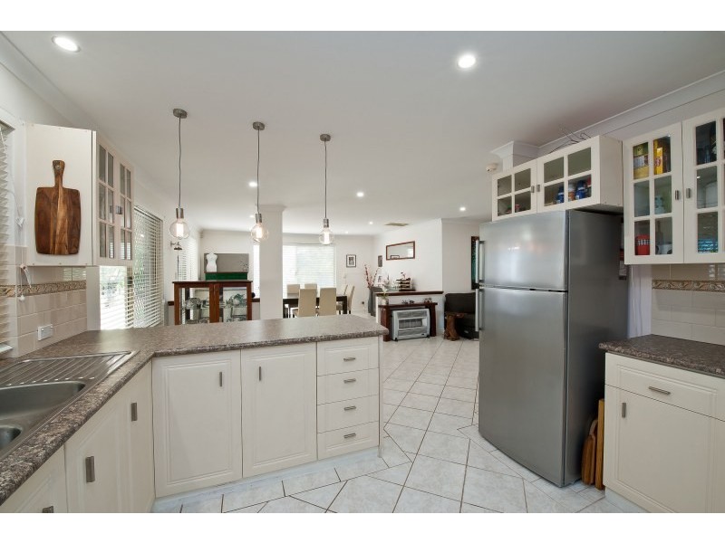 2 Walsh Ave, Redcliffe WA 6104